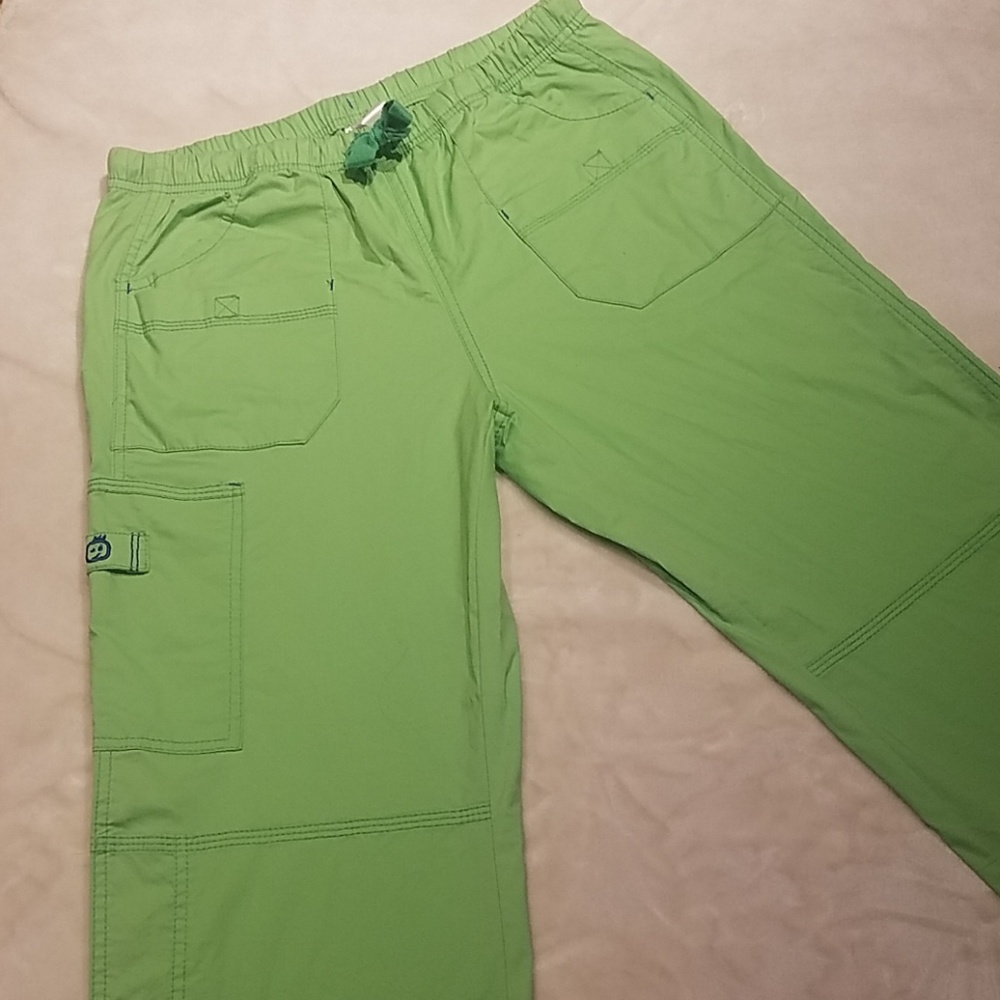 Wonder flex scrub set